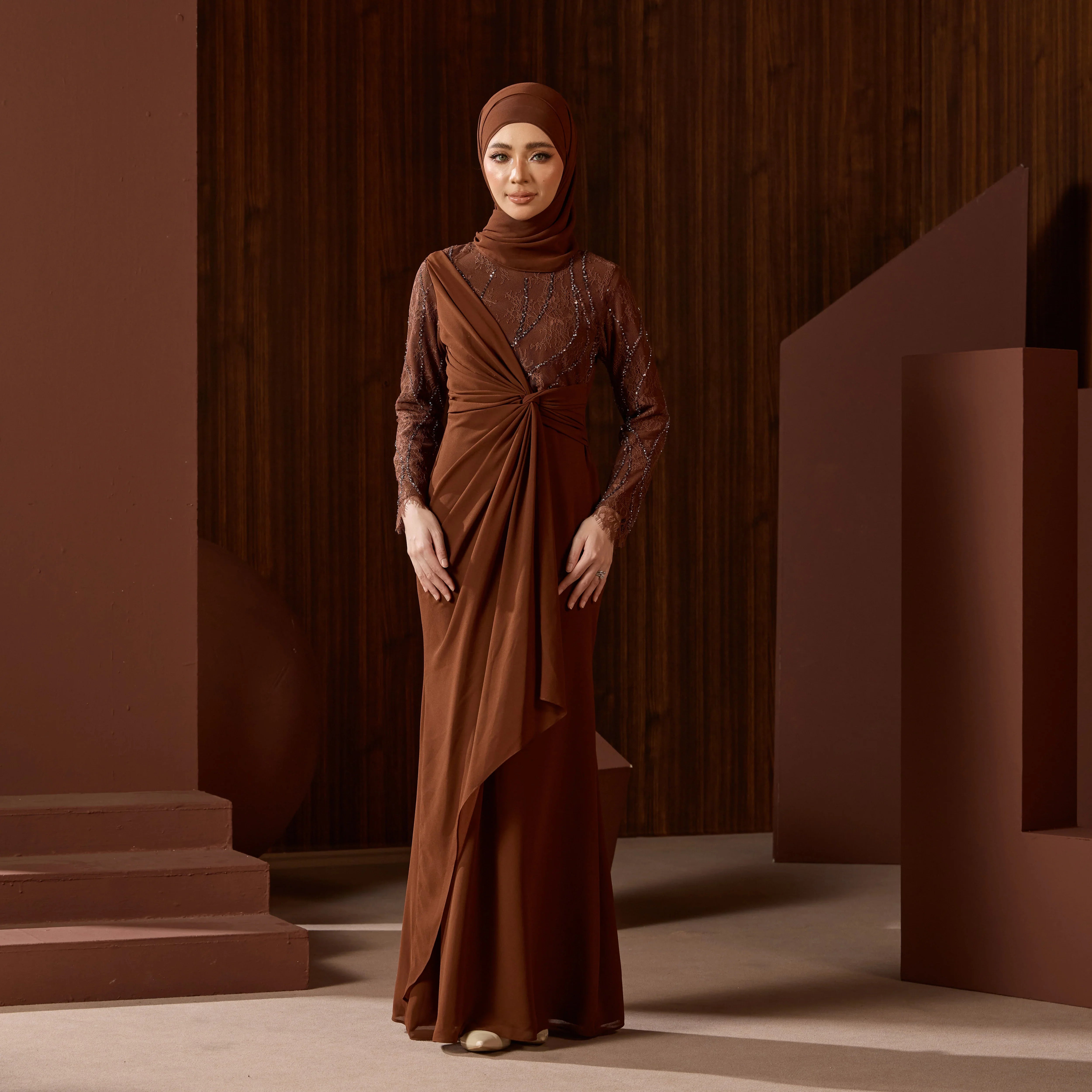 EVELYN - BROWN