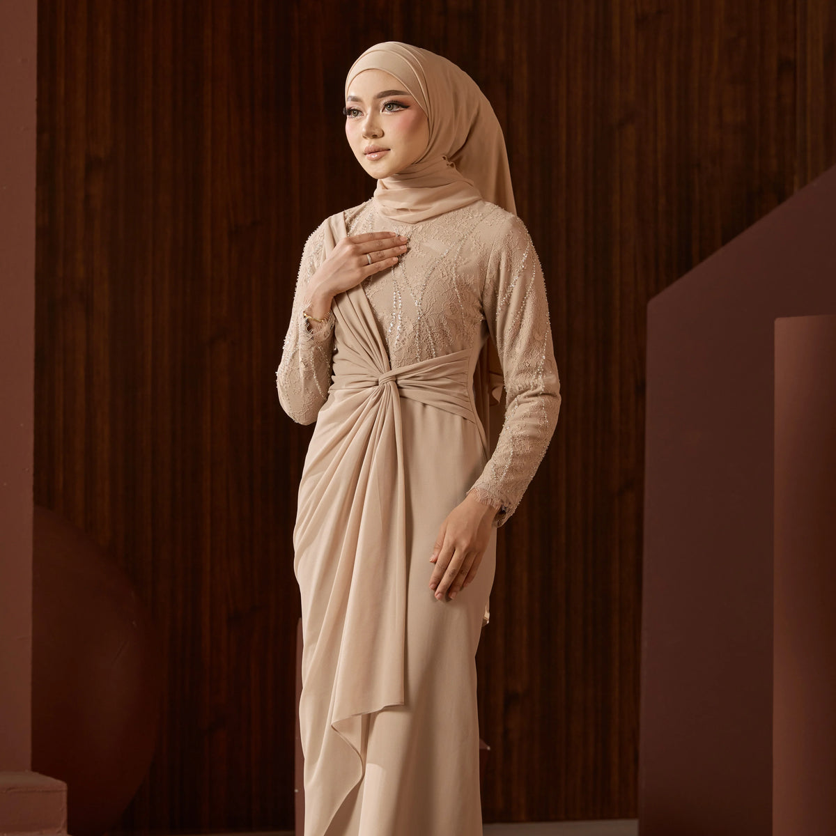 EVELYN - NUDE