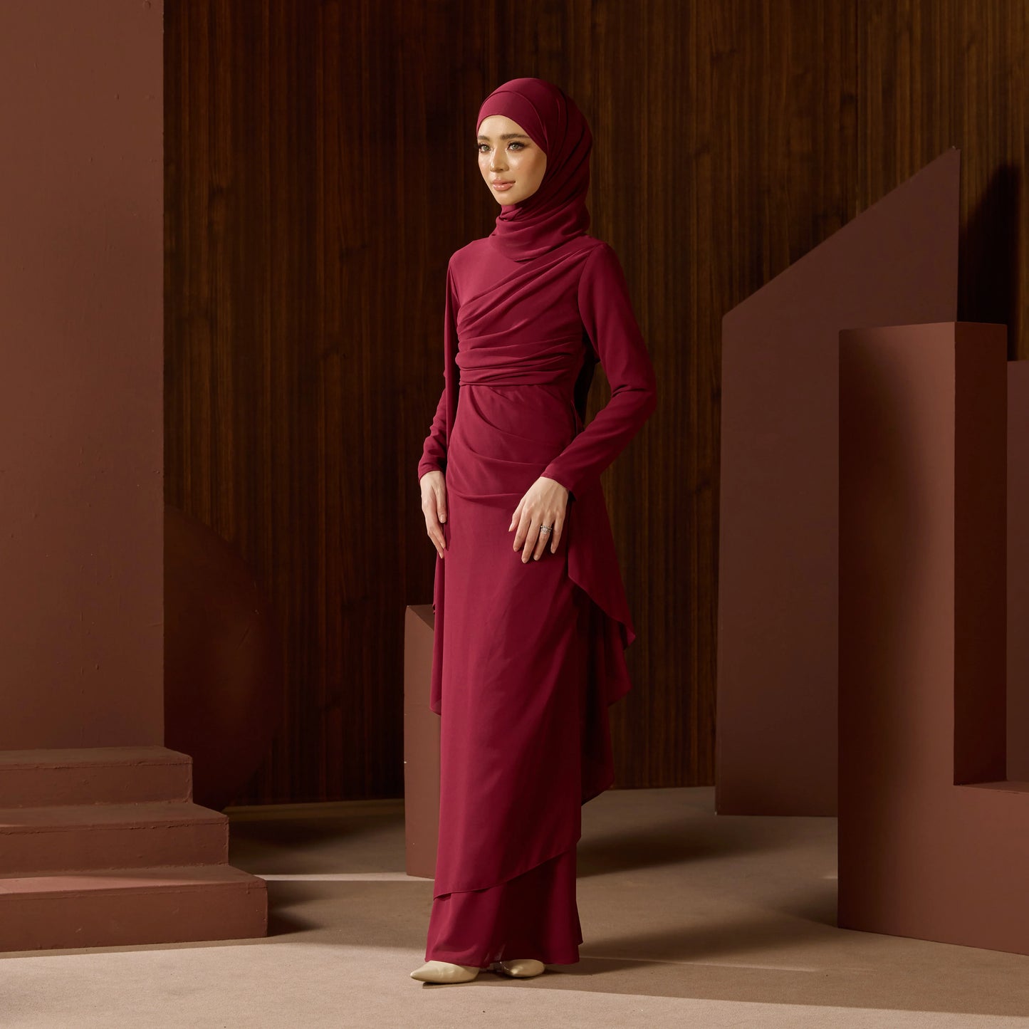 LEORA - MAROON
